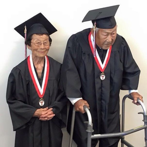 72 Years After Being Forced Into An Internment Camp During WWII, This Couple Received Their High School Diplomas