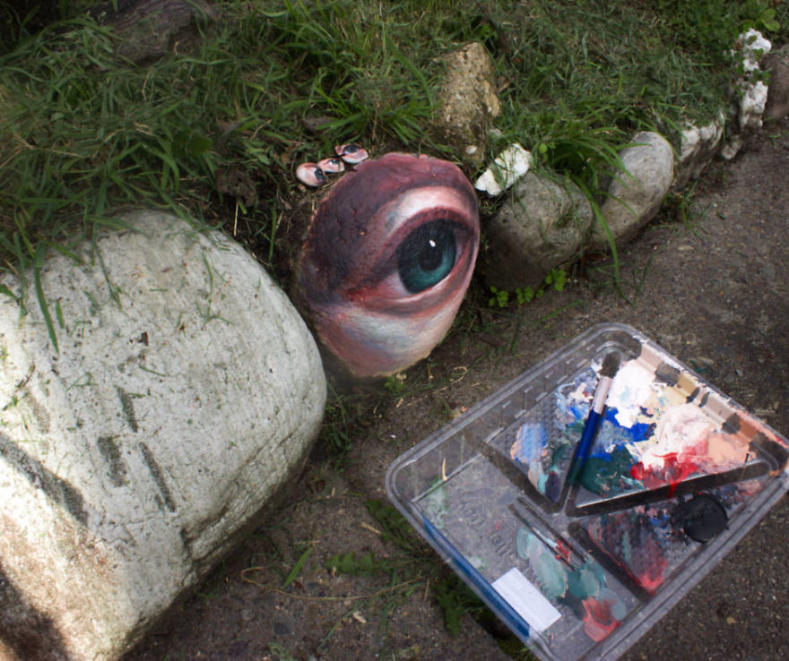 I Collect Rocks, Paint Eyes On Them And Return Them To The Landscape To Be Found Or Lost Forever (10 Pics)