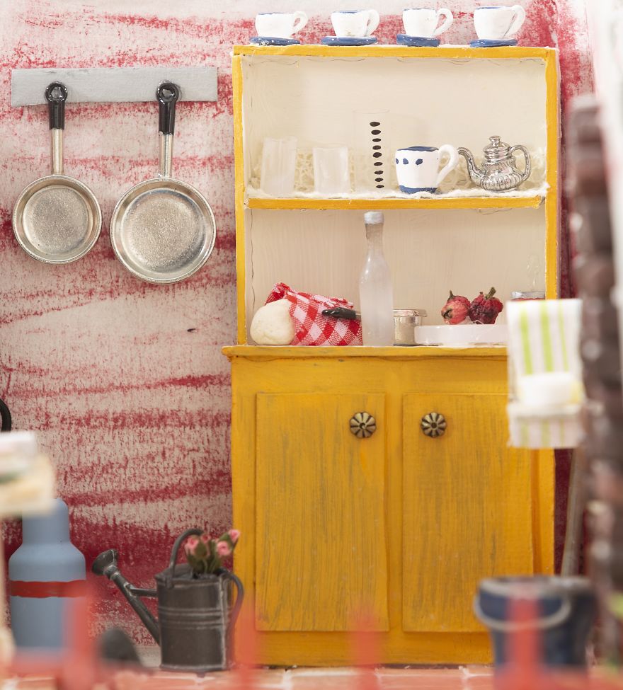 Make-Up Artist Creates Dollhouses And They Will Steal Your Heart Immediately (Part I)