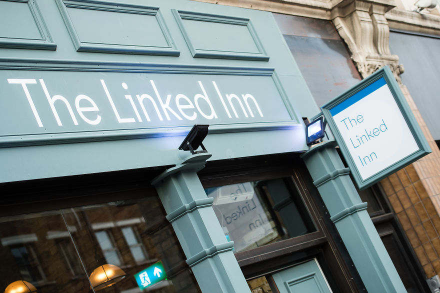 The Linked Inn: Pop-Up Pub Where You Can Get A Job With Your After-Work Drink - Comes To Manchester
