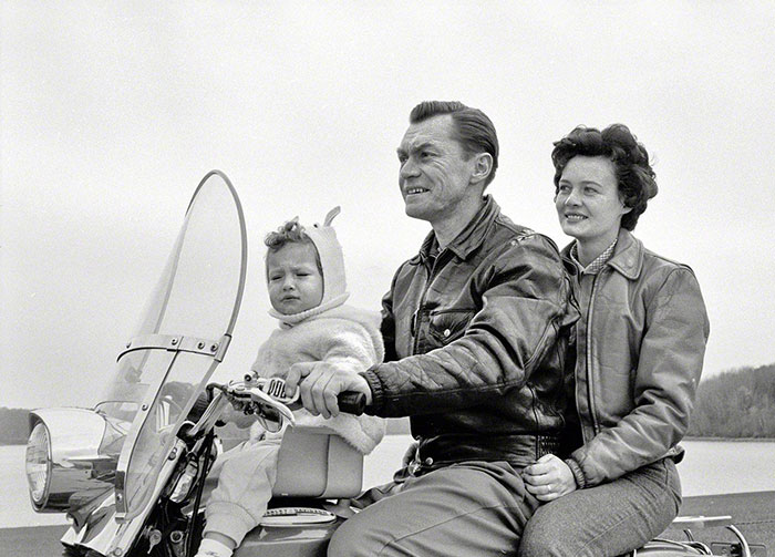 Moto Harly con asiento para bebés, 1962