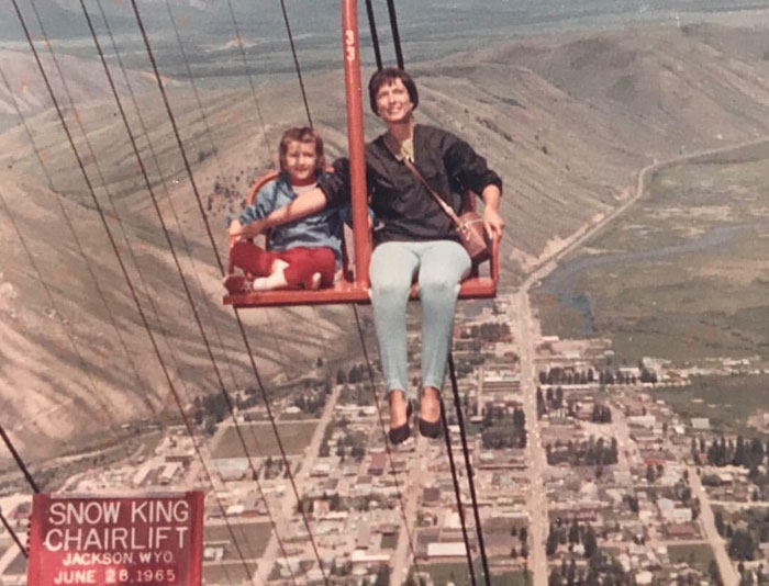 23 Vintage Photos Of Old-School Parenting That Would Never Fly Today