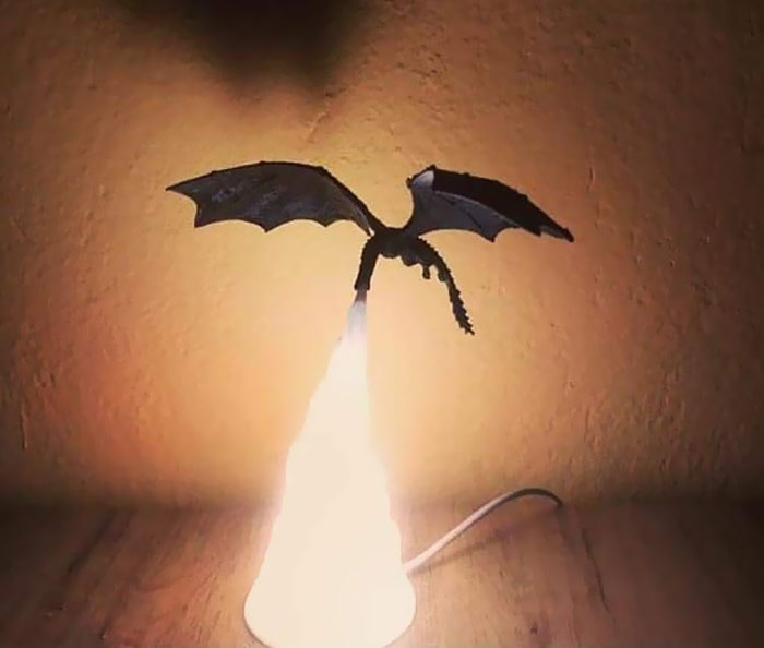 Someone Just Made An Epic 'Game Of Thrones' Lamp And Put It On Etsy