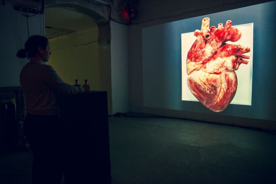 This Impressive Art Installation Is Synchronized With The Viewer's Heartbeat