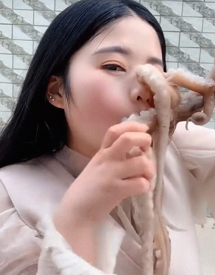Octopus Attacks Woman That Tried To Eat It Alive