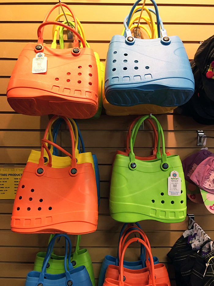 Los bolsos inspirados en Crocs ya están aquí y la gente quiere explicaciones