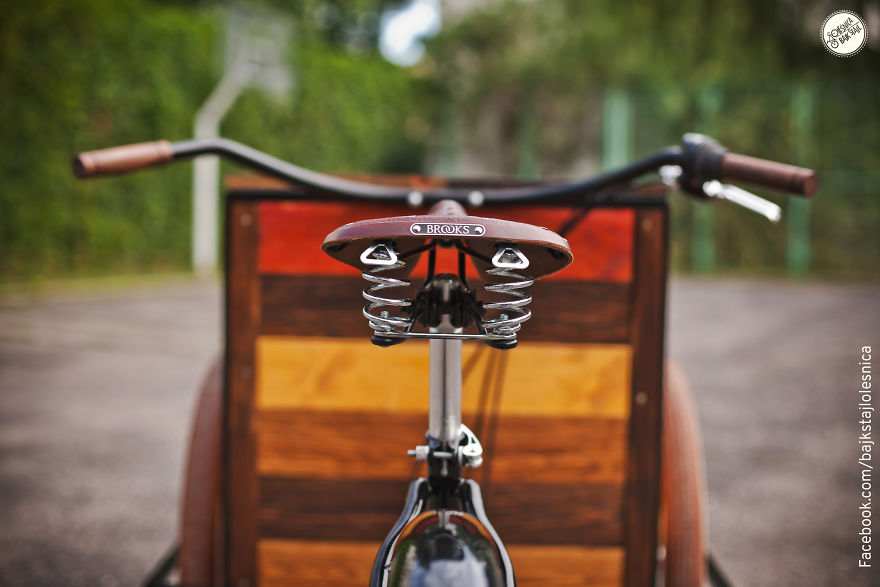 Art + Books + Bicycle = Bookworm
bike Library For "Oleśnica Bajk Stajl" Made By Sebastian Paszkiewiecz (Rgg.bike)
