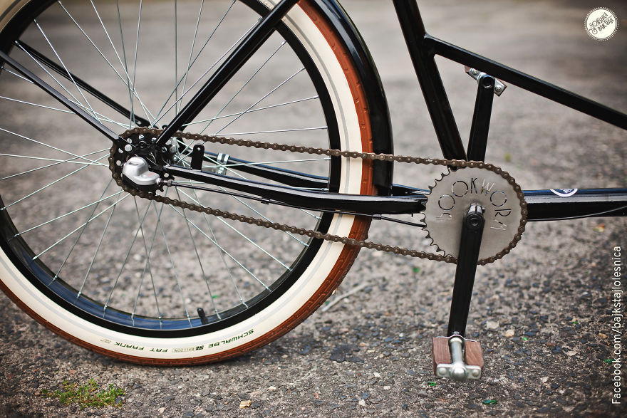 Art + Books + Bicycle = Bookworm
bike Library For "Oleśnica Bajk Stajl" Made By Sebastian Paszkiewiecz (Rgg.bike)
