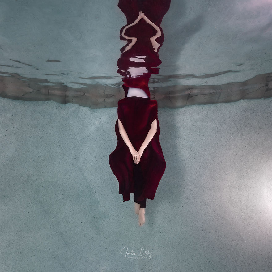 I Made An Underwater Fan Art Photo Series For The Handmaid's Tale Because I Believe In A Woman's Right To Choose