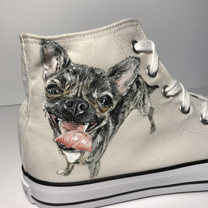 I Create Unique Gifts For Pet Owners By Painting Portraits Of Their Pets Onto Shoes!