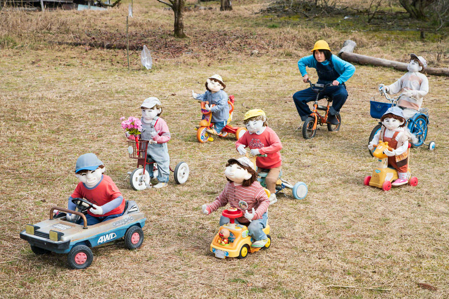 My 16 Self Portraits With Scarecrows Show The Depopulation Problems In Japan