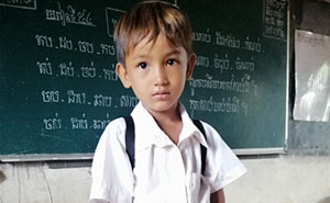 Teacher Shares Photos Of A Backpack A Father Made For His Son Because He Wanted To Save Money (Updated)