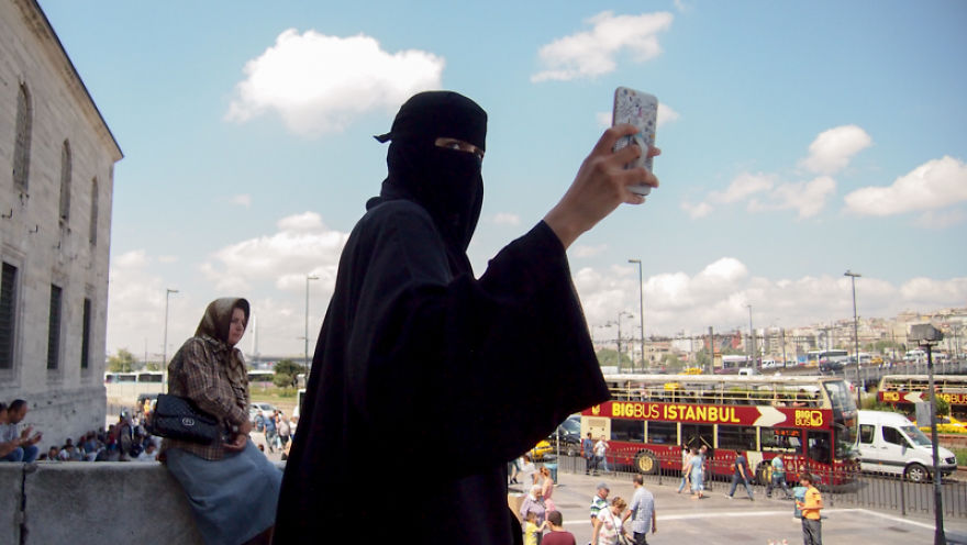 Turkish Street Photography By G&ouml;rkem Keser