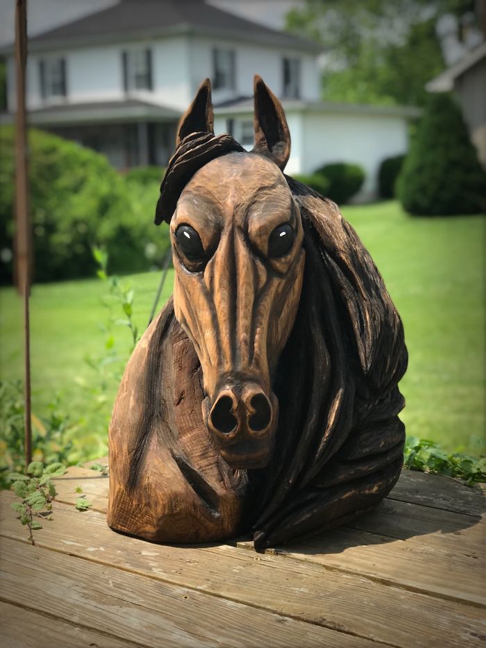 Travis Williams Creates Custom Pieces Of Art With His Chainsaw And A Little Imagination. Travis Williams Creates Custom Pieces Of Art With His Chainsaw And A Little Imagination.