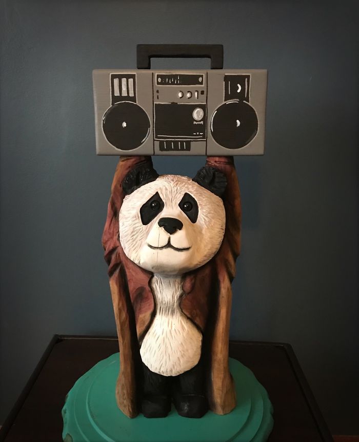 Travis Williams Creates Custom Pieces Of Art With His Chainsaw And A Little Imagination. Travis Williams Creates Custom Pieces Of Art With His Chainsaw And A Little Imagination.
