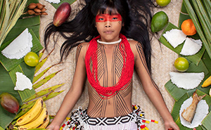 25 Kids From Around The World Photographed With What They Eat In One Week