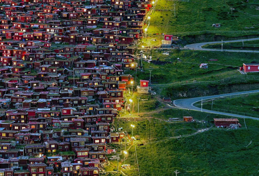 People's Choice, Cities: 'Follow The Light' By Junhui Fang