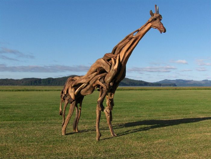 30 Amazing Wood Sculptures Made From The Pieces Found On Beaches