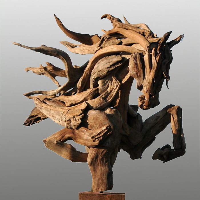 30 Amazing Wood Sculptures Made From The Pieces Found On Beaches