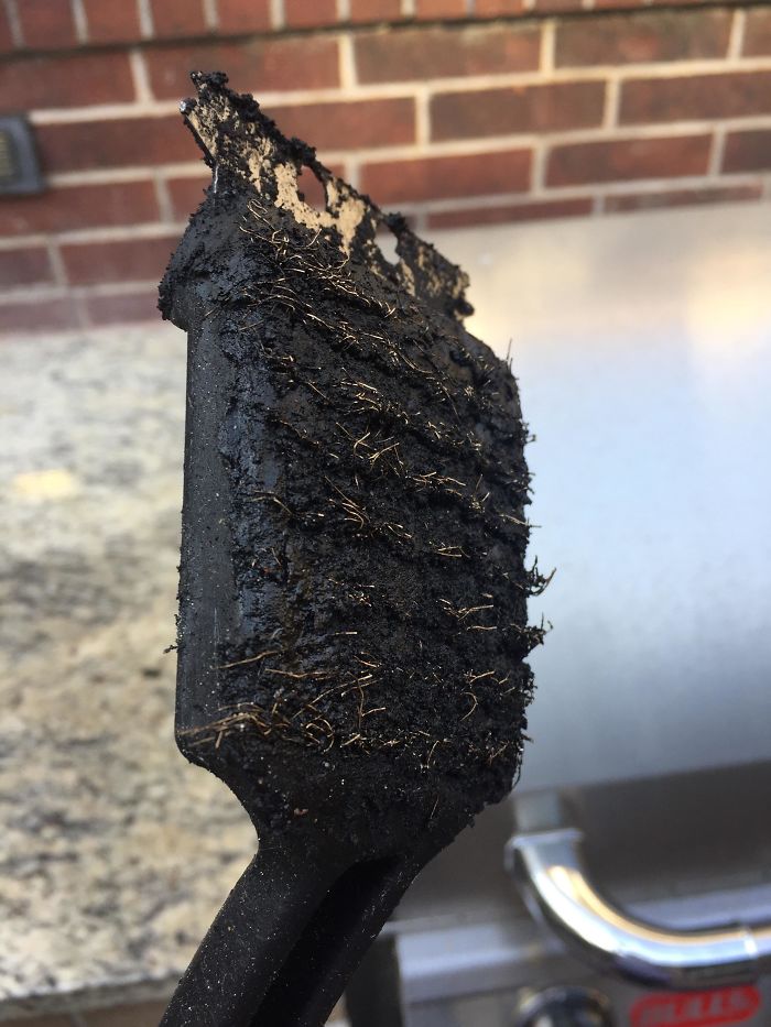 My Apartment Manager Refuses To Buy A New Grill Scraper And Says This Is Perfectly Fine