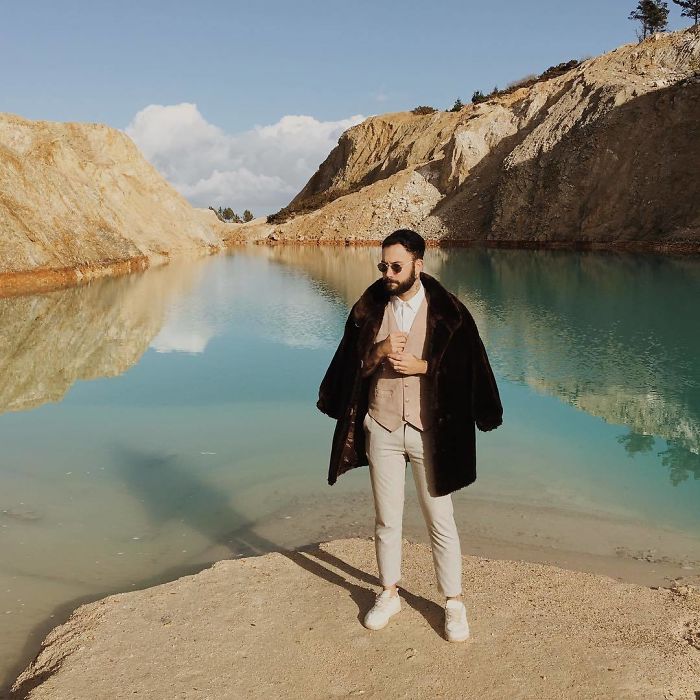 Bcx5czkh6FP png  700 - Instagramers confundem lixo tôxico por lindo lago azul