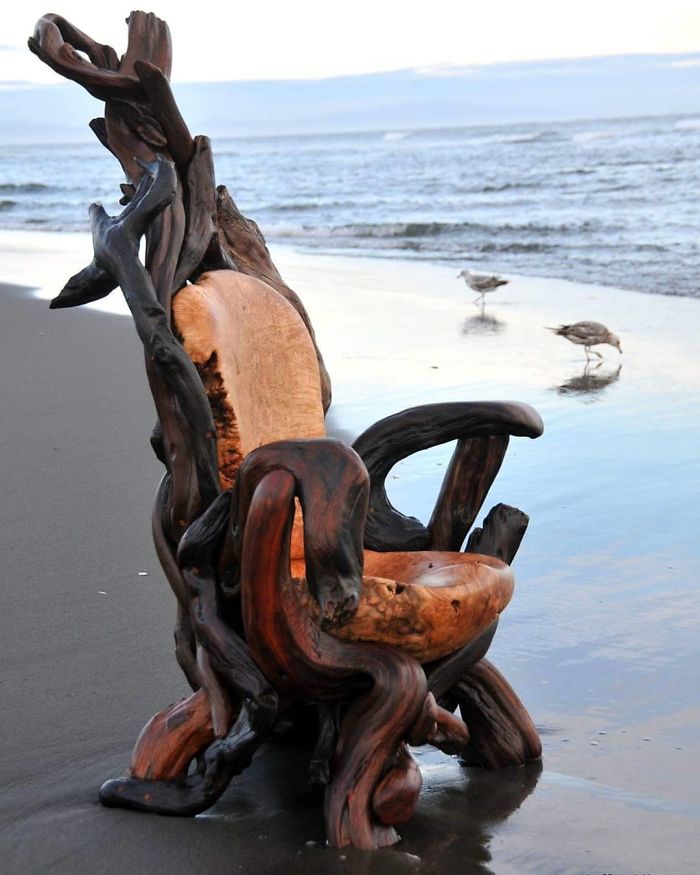30 Amazing Wood Sculptures Made From The Pieces Found On Beaches