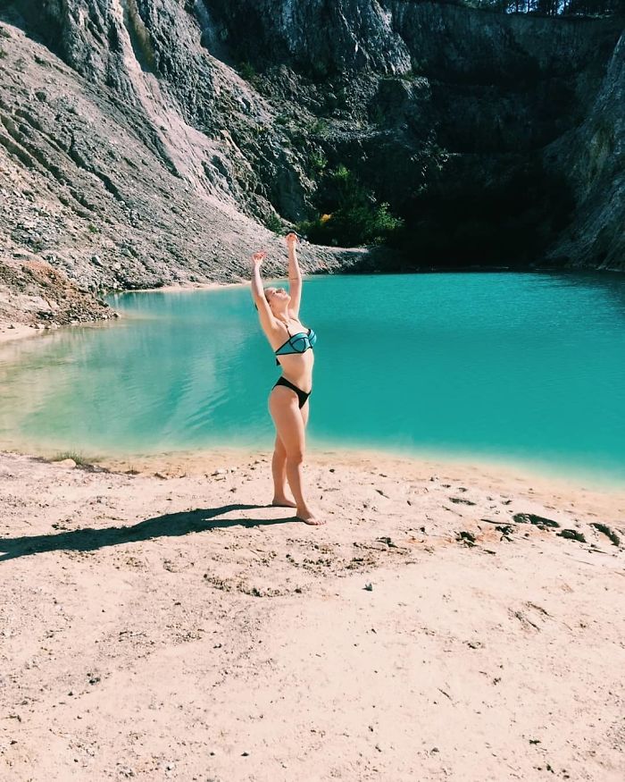 Bx9z8MxI7ht png  700 - Instagramers confundem lixo tôxico por lindo lago azul