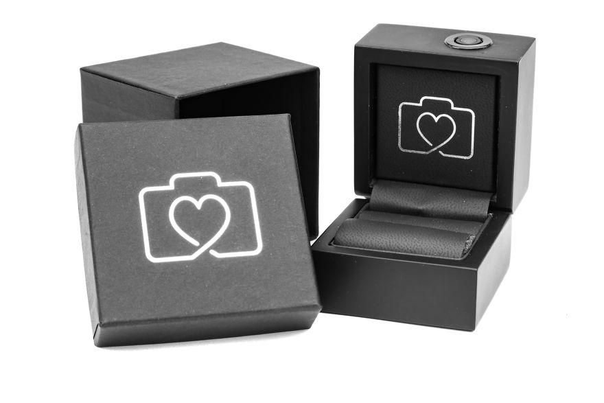 An Engagement Ring Box That Records The Magic Of The Moment.