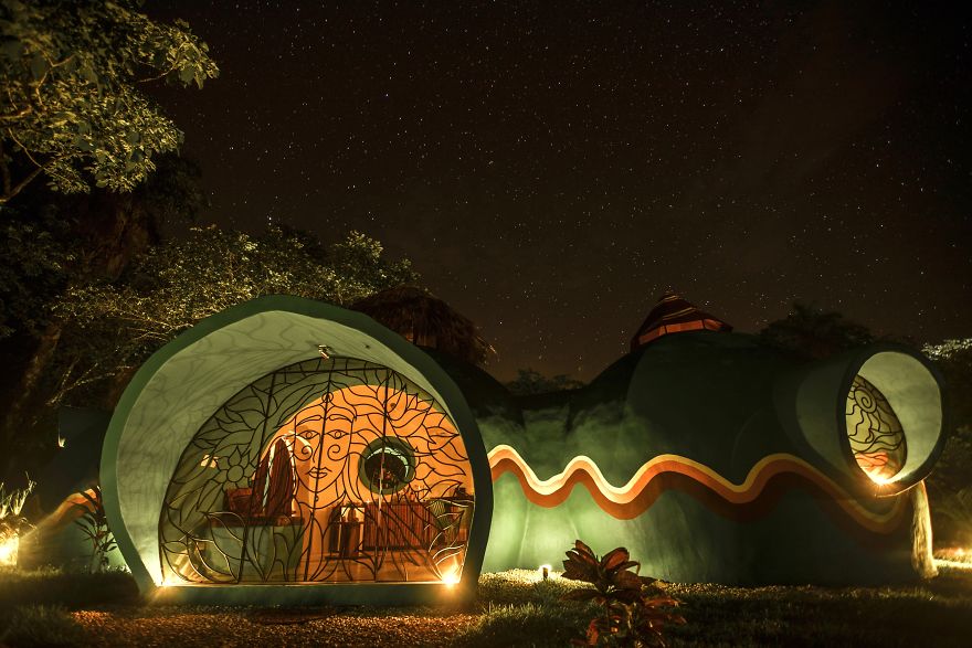 I Used A Mix Of Concrete And Dish-Washing Detergent To Build This Amazing Dome House In Costa Rica
