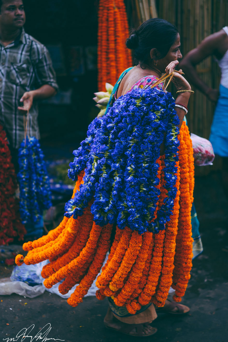 I Spent A Morning At The Largest Flower Market In South Asia