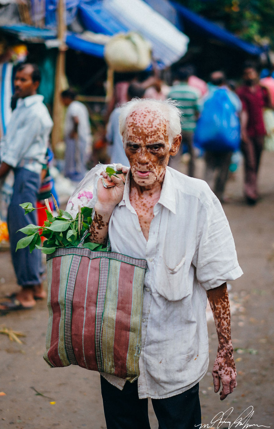 I Spent A Morning At The Largest Flower Market In South Asia