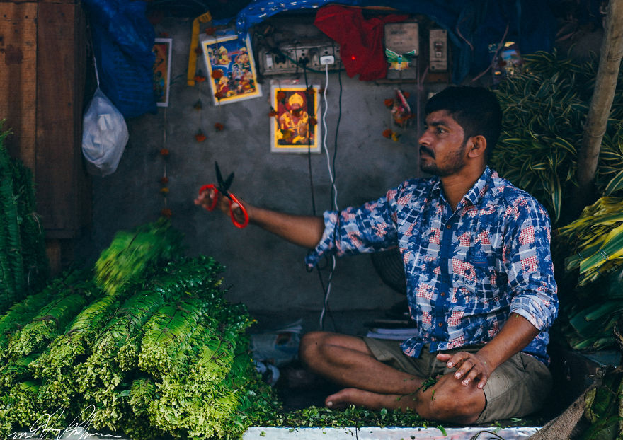I Spent A Morning At The Largest Flower Market In South Asia