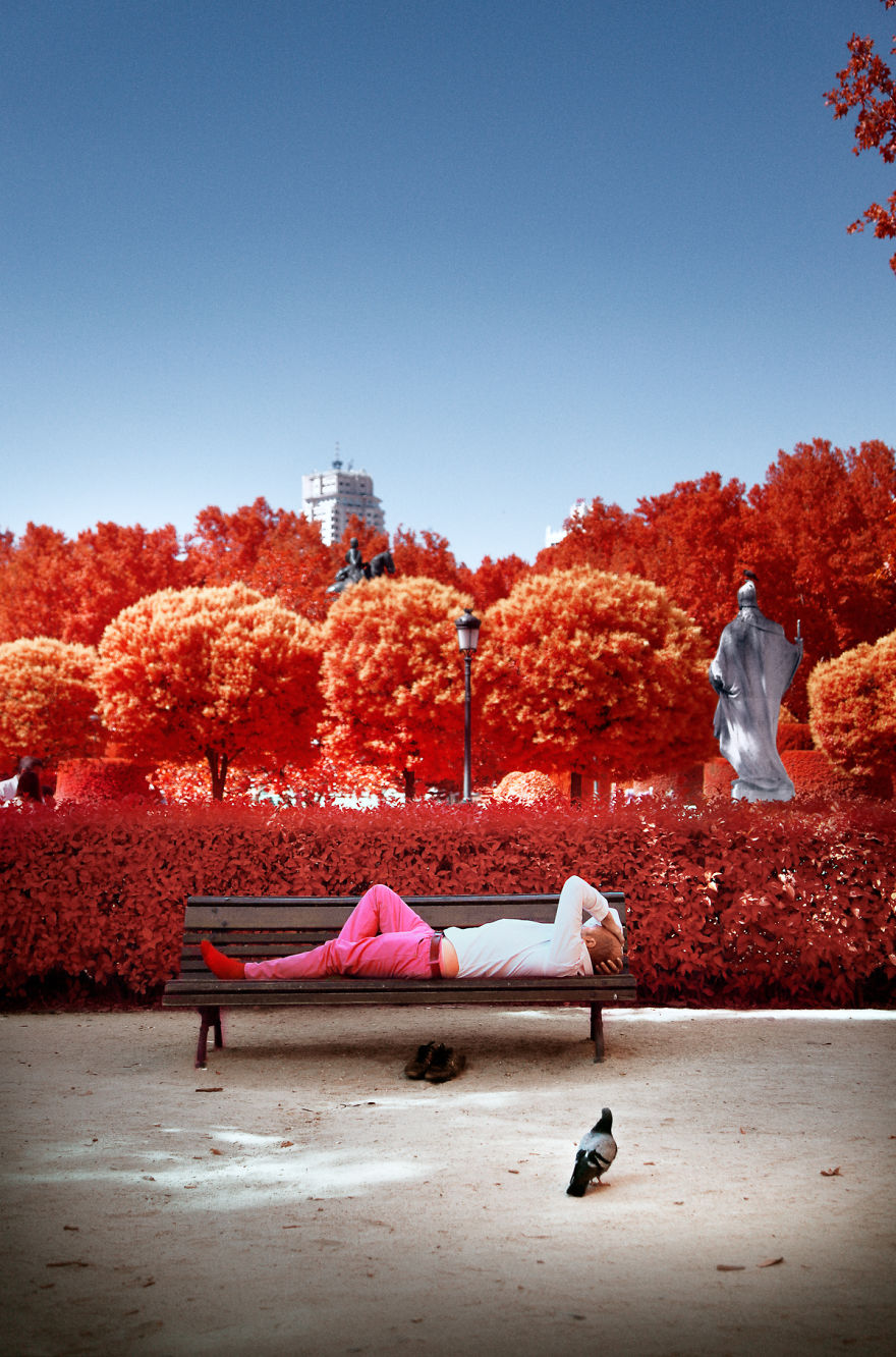 He Discovers Madrid In Infrared !