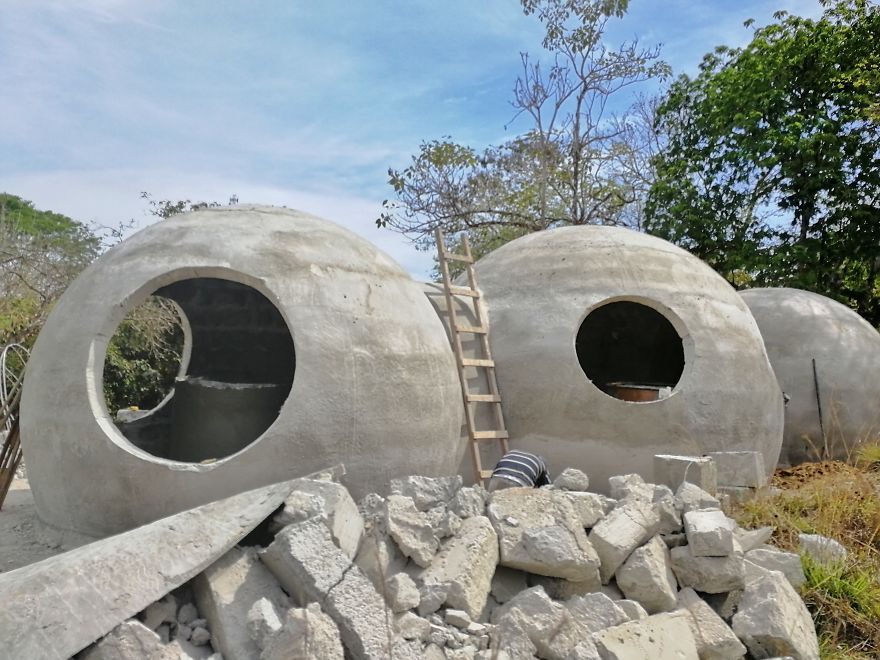 I Used A Mix Of Concrete And Dish-Washing Detergent To Build This Amazing Dome House In Costa Rica