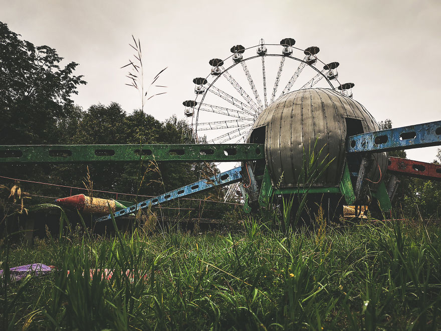 My 22 Pics Show A Closed Amusement Park That Reminds You Of The Soviet Era
