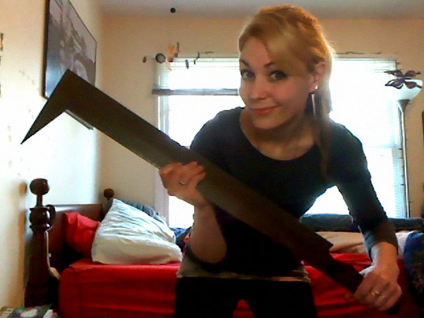 Woman Buys An Uruk-Hai Sword, Shows The World How Helpful It is In Daily Life (17 Pics)