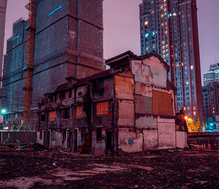 “Shikumen” Lane Houses Are Being Torn Down Across Shanghai, And I Wanted To Capture These Historic Streets Before It Was Too Late (22 Pics)