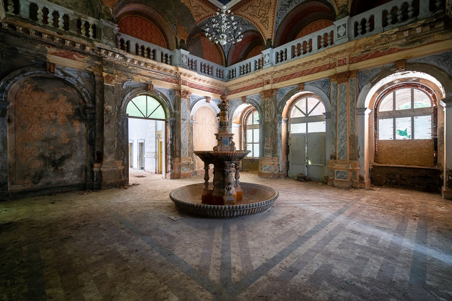 I Photographed Abandoned Buildings In One Of The Oldest Spa Resorts In The World (24 Pics)