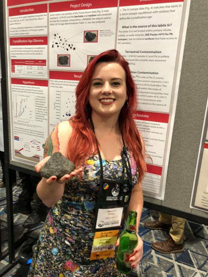 Engineer Calls This Scientist 'Unprofessional' Because Of Her Red Hair And Tattoos, She Bashes Him On Twitter