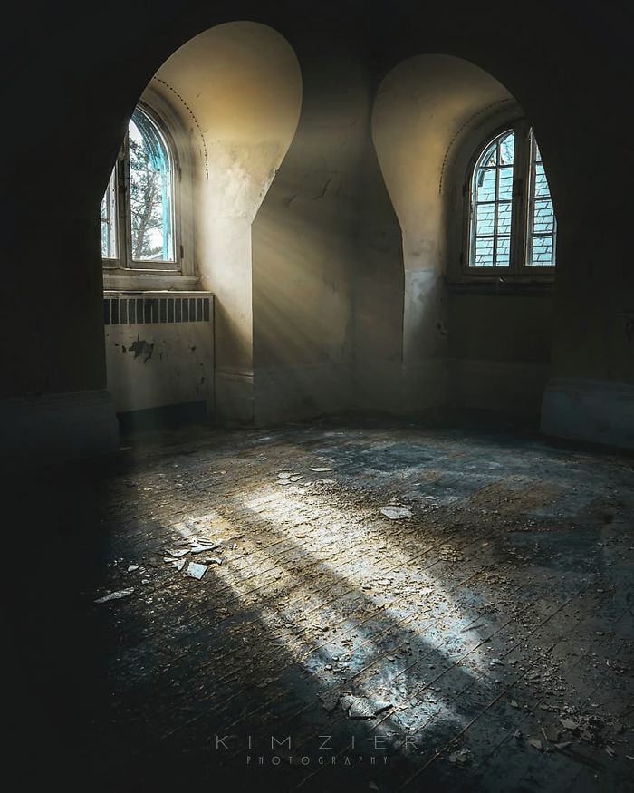 The Talent Of Photographing The Haunting Beauty Of Abandoned Places