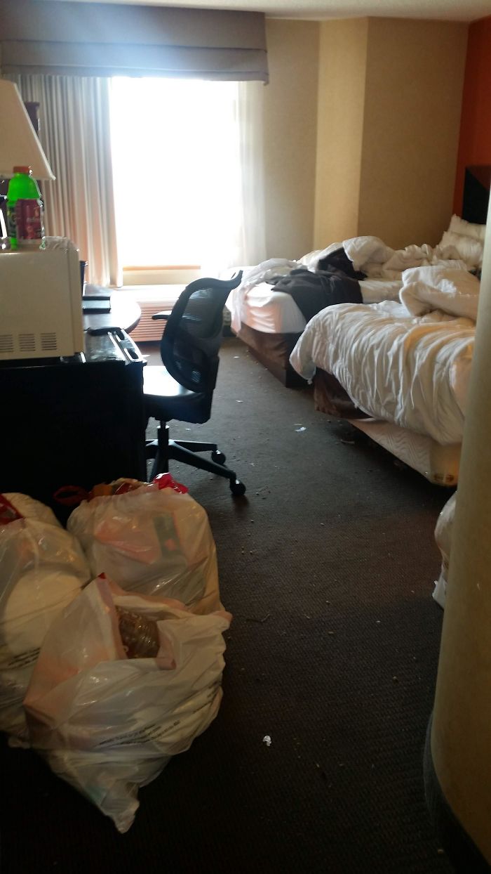 A Guest Left 5 Bags Of Trash Scattered Around Room For A 5 Day Stay. Filthy