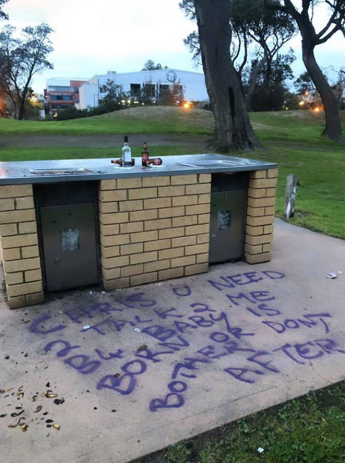 Pregnant Woman Is Painting Graffiti All Over This Australian Town, Trying To Reach The Father