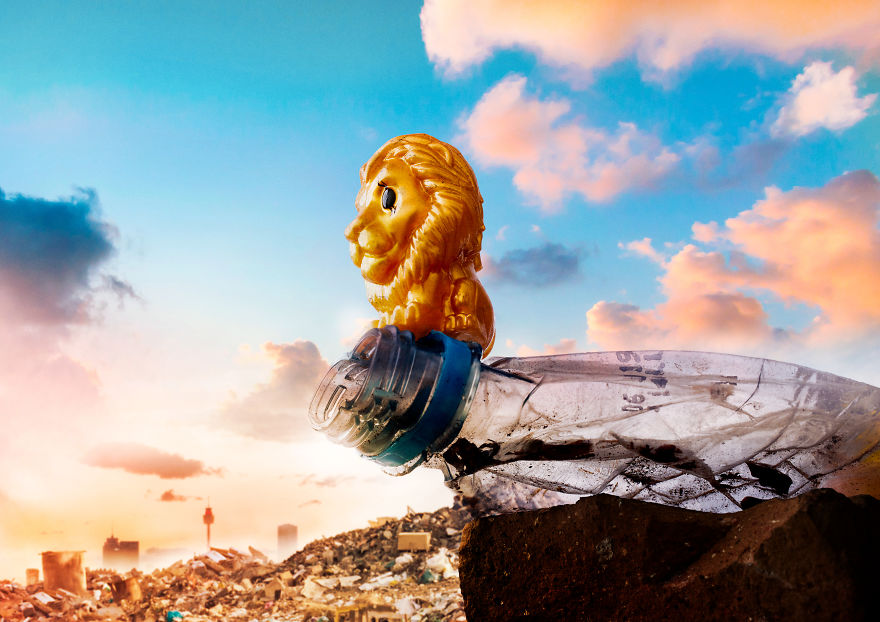 We Recreated Scenes From The Lion King With Woolworths Lion King Ooshies In Their Natural Habitat- Landfill