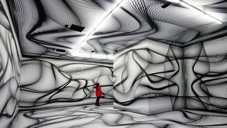Peter Kogler 2018 Grand Palais 5d494e9a9f245  880 - Mestre de instalação de arte e ilusões cria quartos hipnóticos