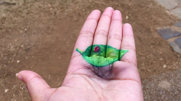 New- I Create 3D Paintings On My Left Hand