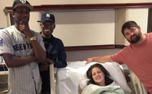 Family Accidentally Texts Baby News To Complete Strangers, They Pay Them A Visit And Bring Gifts For The Baby