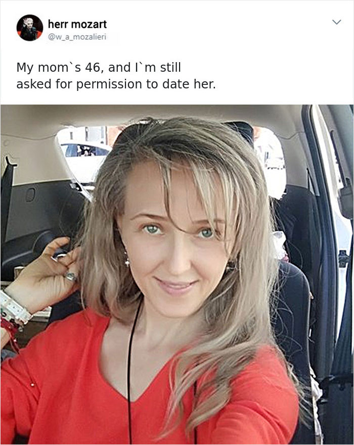 Daughter Brags About How Good Her Mom Looks, Accidentally Starts A Viral Thread (33 Pics)