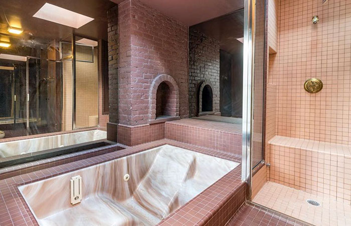 Just In Case You Want A Little Brick Oven Pizza With Your Bath. Sounds Fantastic Tbh