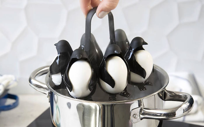 Estos "Egguins" son un nuevo invento de cocina para cocer huevos de forma fácil y divertida