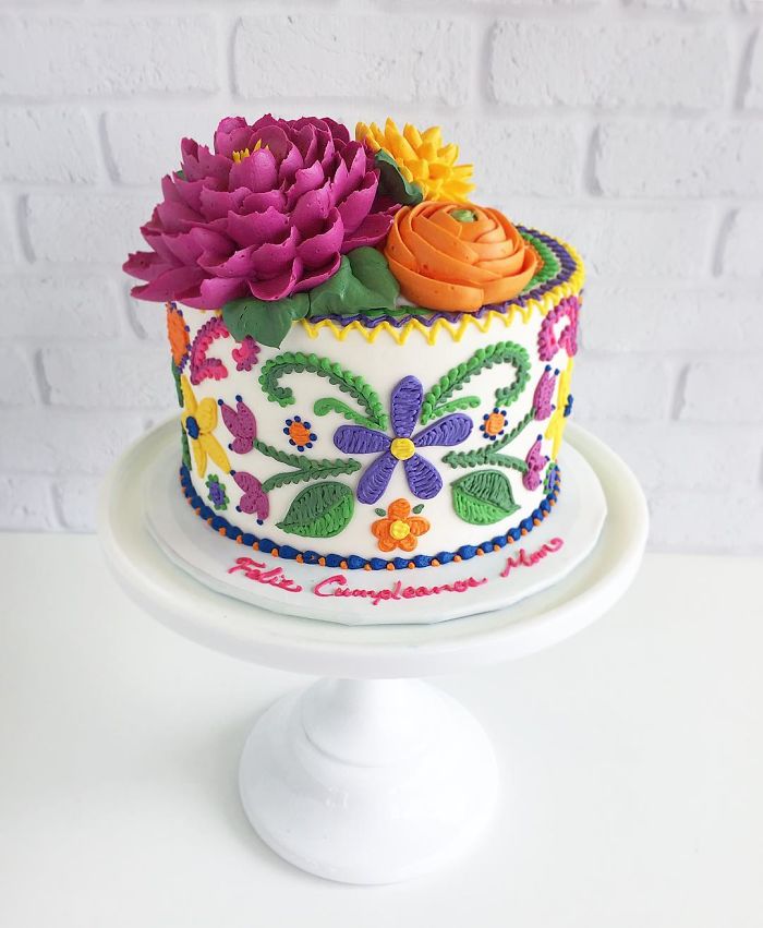 These Cakes By Leslie Vigil Look Like They've Been Decorated With Needle And Thread